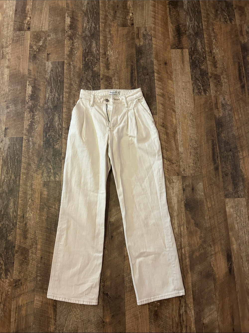 Abercrombie & Fitch Off-White High-Rise Jeans